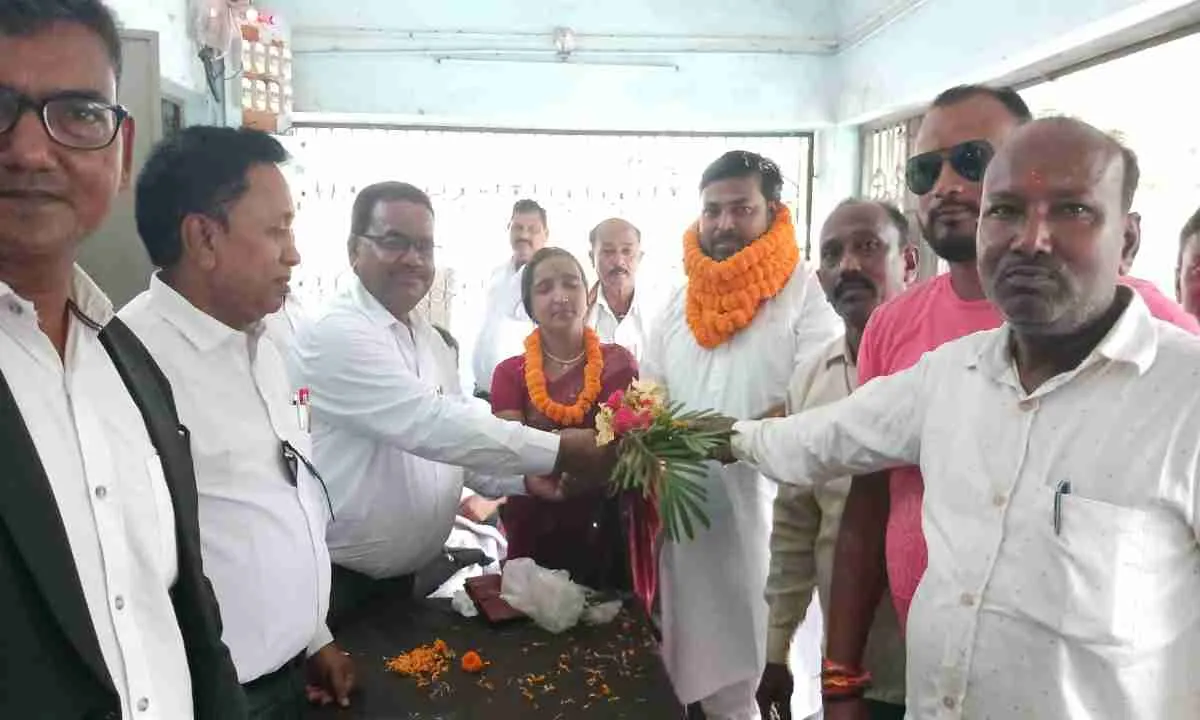 बोकारो: प्रदेश अध्यक्ष बनने पर अधिवक्ता संघ के लोगों ने दी बधाई 